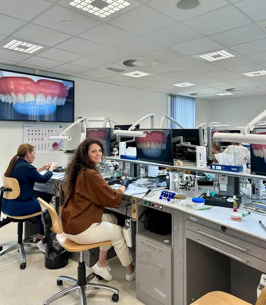 Dental District - Clinica Stomatologica by Dr. Alina Scortea, Bucuresti